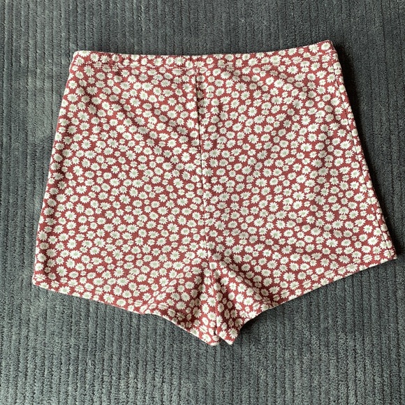 Hollister Floral Shorts - Picture 4 of 4